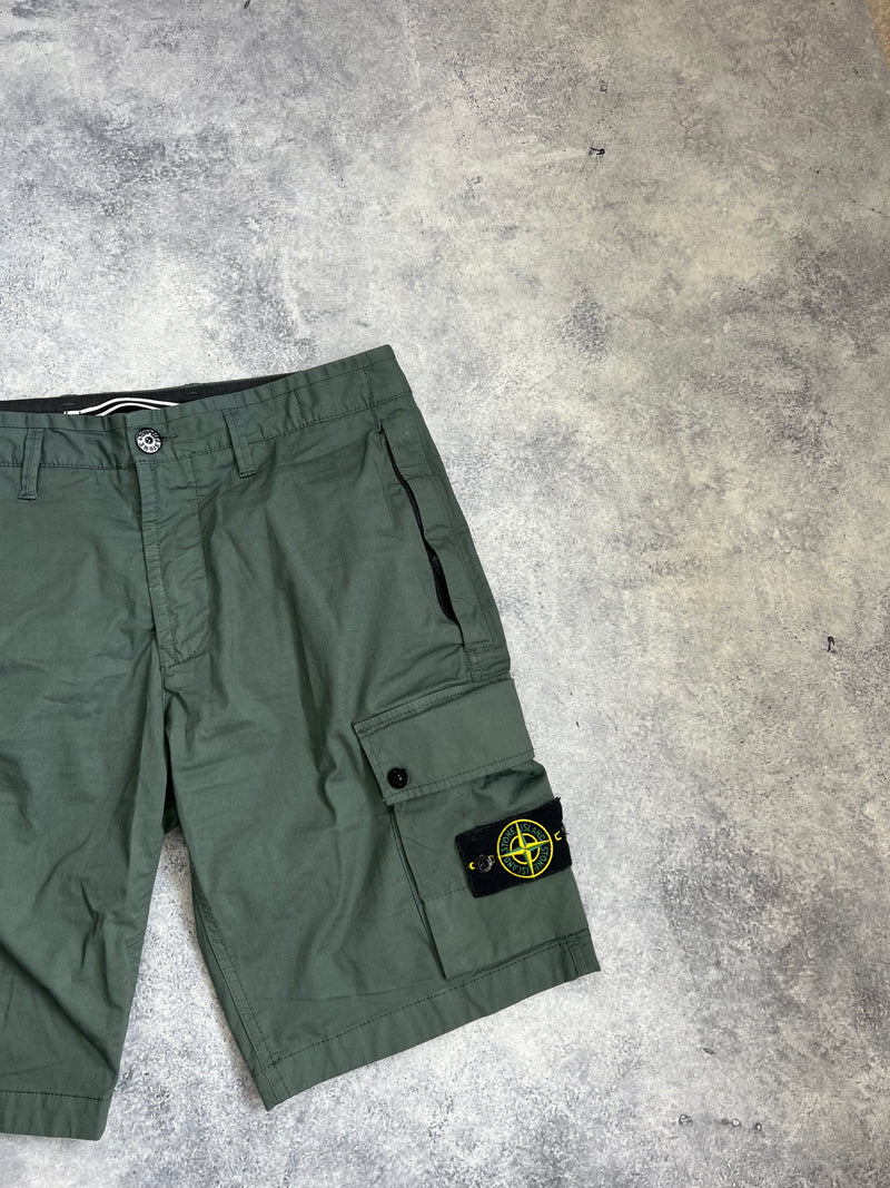 Stone island 2024 petrol green cargo shorts