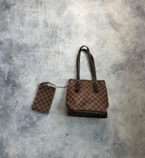 Louis Vuitton vintage marais with pouch