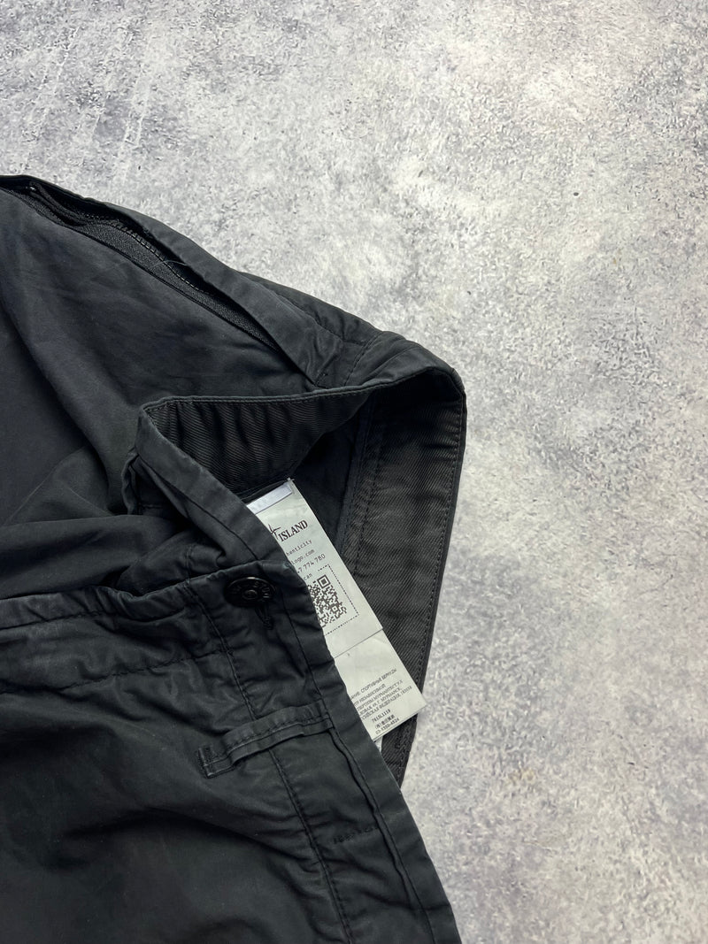 Stone island 2022 black cargo shorts
