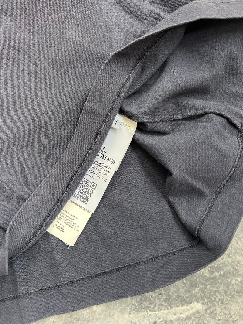 Stone island 2020 navy blue graphic tee