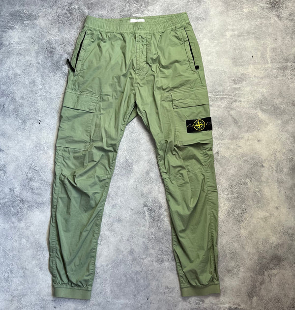 Stone island green cuffed cargo trousers