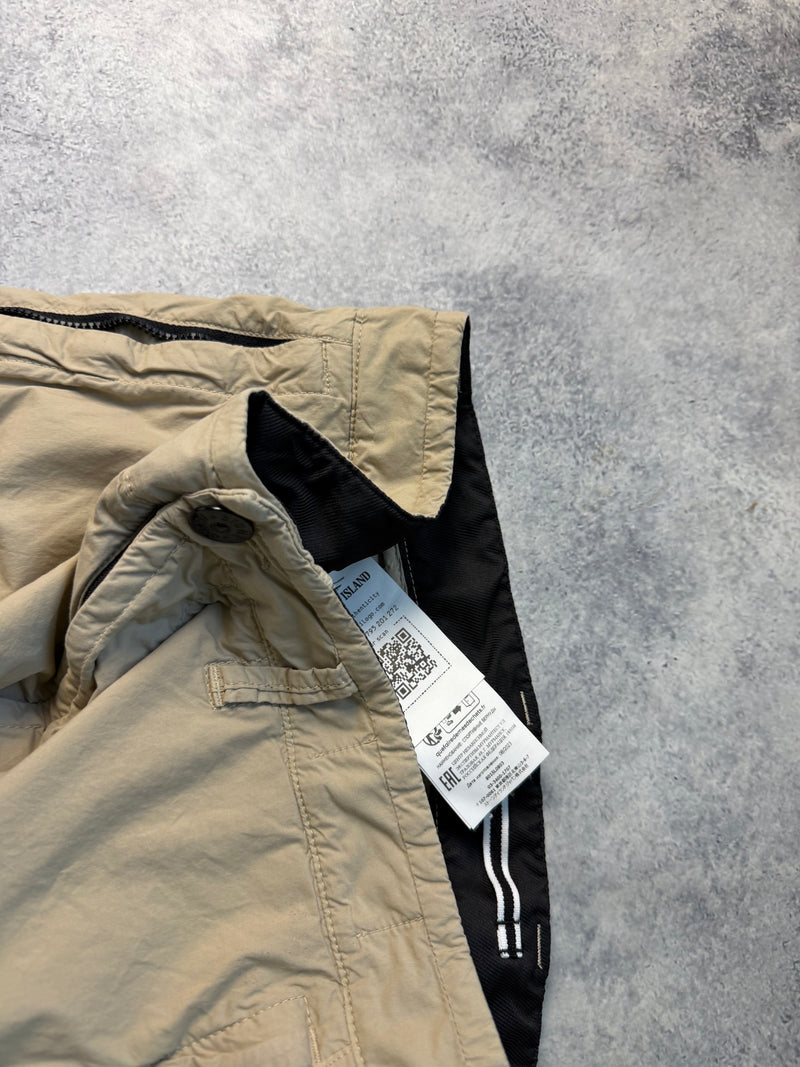 Stone island 2024 sand cargo shorts