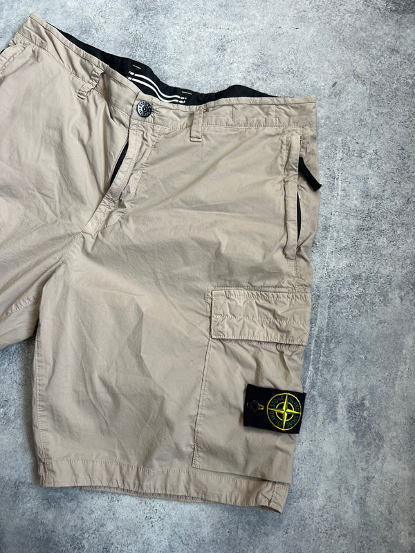Stone island sand cargo shorts