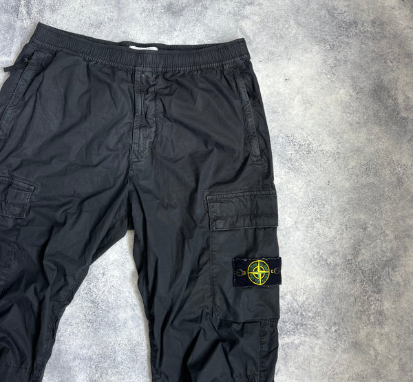 Stone island 2022 black cuffed cargo trousers