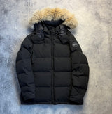 Canada goose women’s black Chelsea parka black label