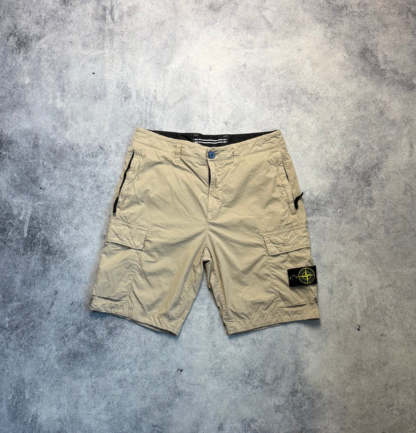 Stone island 2024 sand cargo shorts
