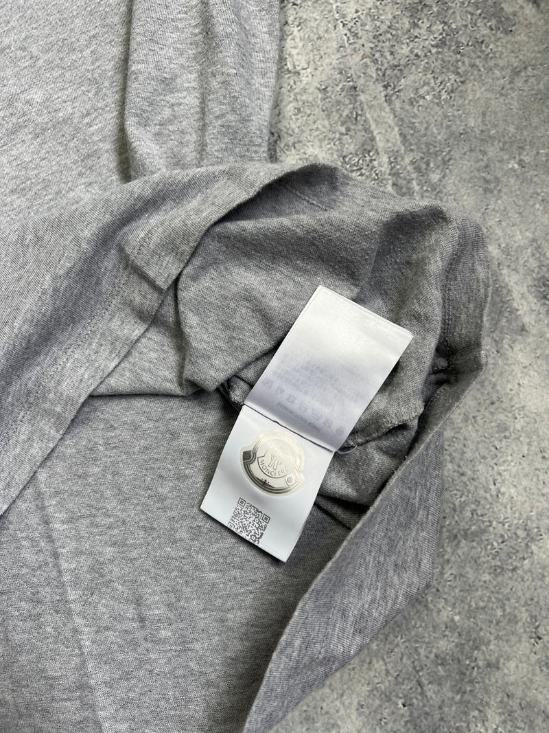 Moncler big logo grey tee